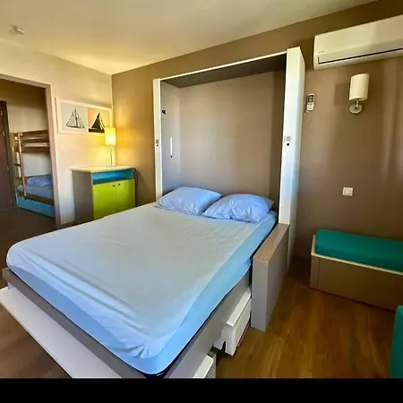 / Climatise 4 Prsn Rdc / Piscine Apartment